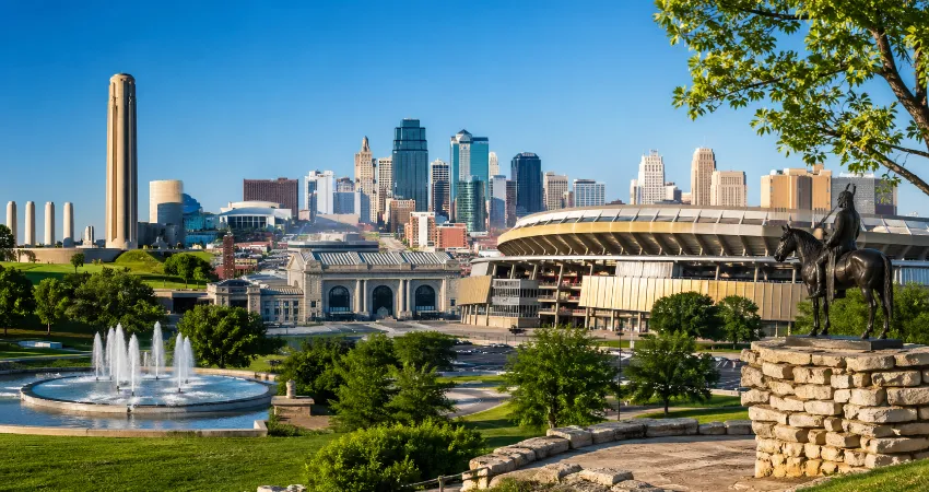 Best Tourist Attractions Near Arrowhead Stadium.png