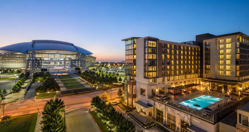 Mid-Range Hotels Near AT&T Stadium.png